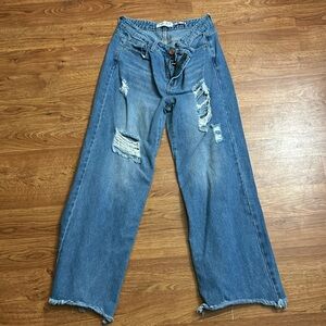 Women’s raw hem jeans